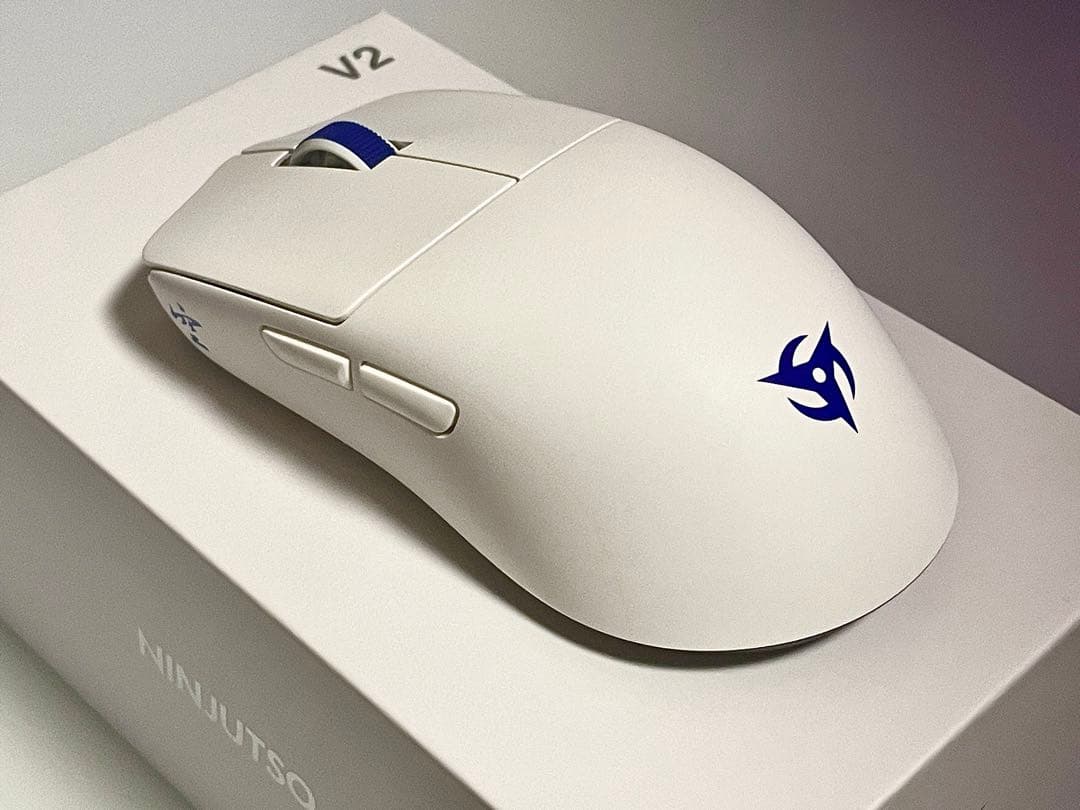 Ninjutso Sora V2 ホワイト ワイヤレスゲーミングマウス 微使用品