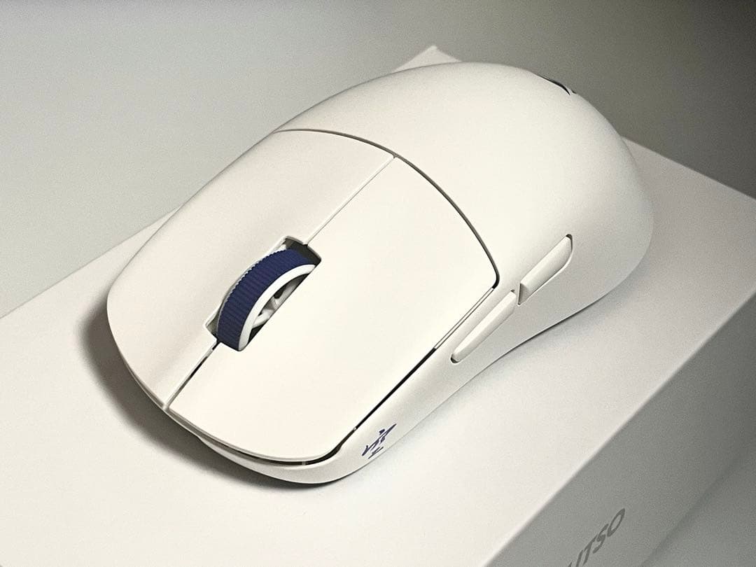 Ninjutso Sora V2 ホワイト ワイヤレスゲーミングマウス 微使用品