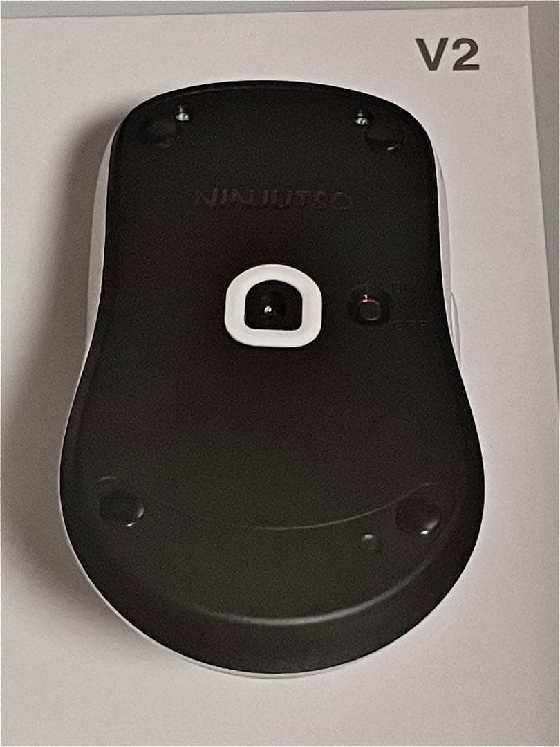 Ninjutso Sora V2 ホワイト ワイヤレスゲーミングマウス 微使用品