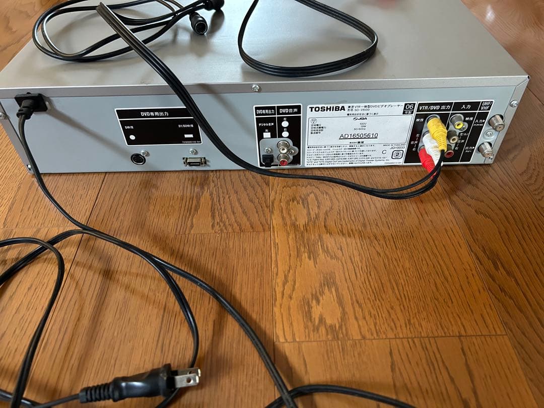 TOSHIBA VTR一体型DVDビデオプレイヤー SD -V600