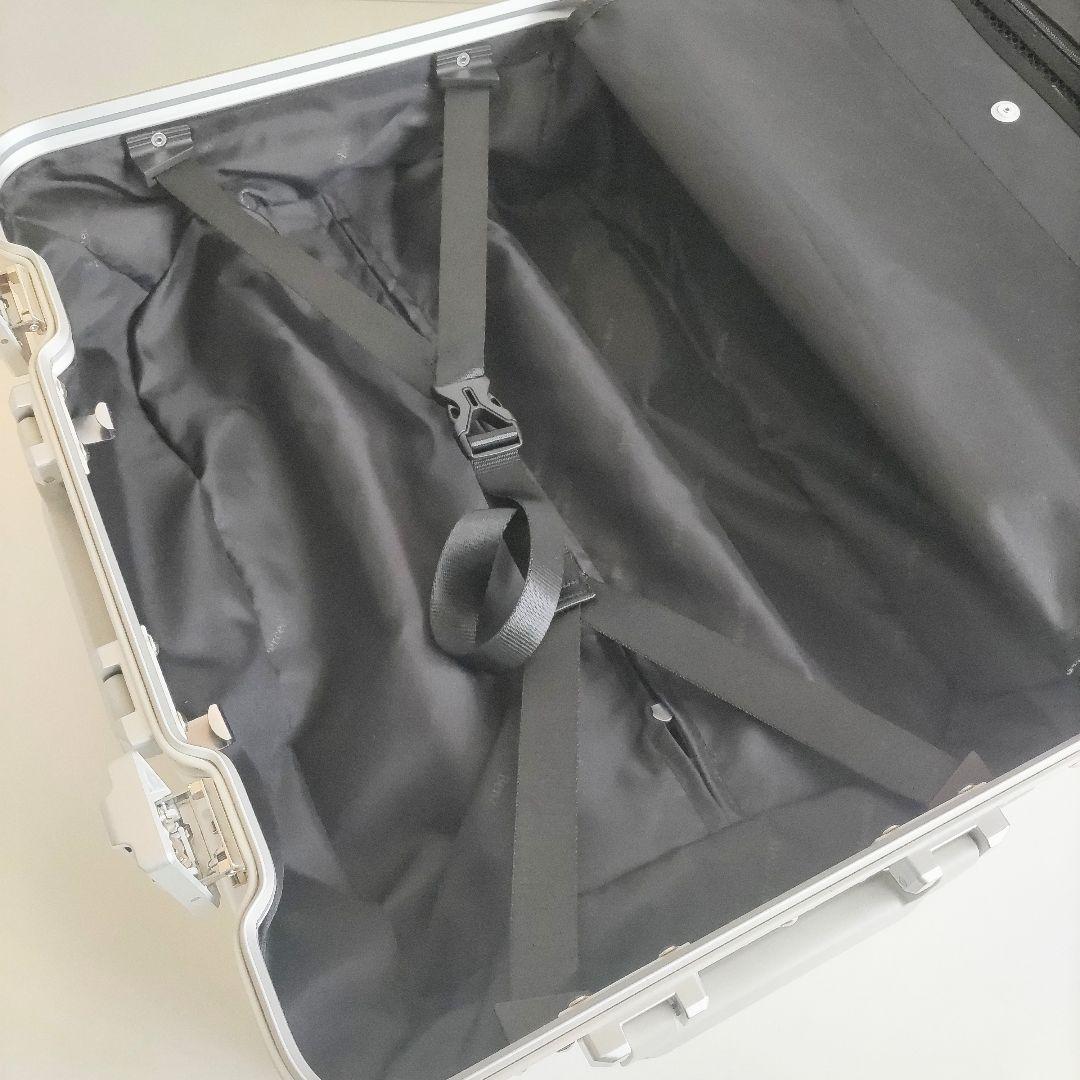 【未使用に近い】 メルセデス・ベンツ アルミスーツケース 32L
