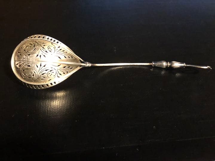 アンティーク　スターリングシルバーの穴開きレードル