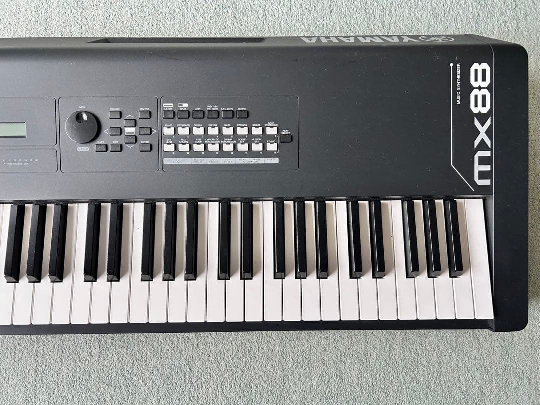 ＊都内にて手渡し限定＊　YAMAHA MX88