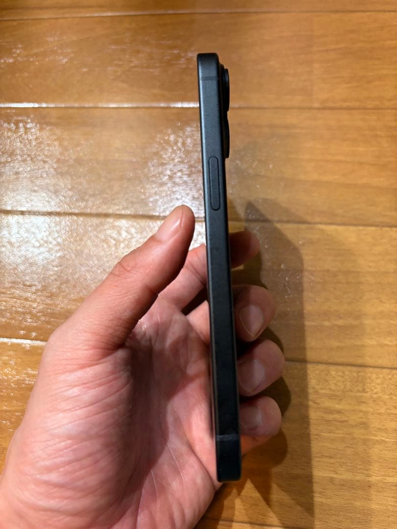 Apple iPhone 15 256GBブラック 本体 充電ケーブル付き