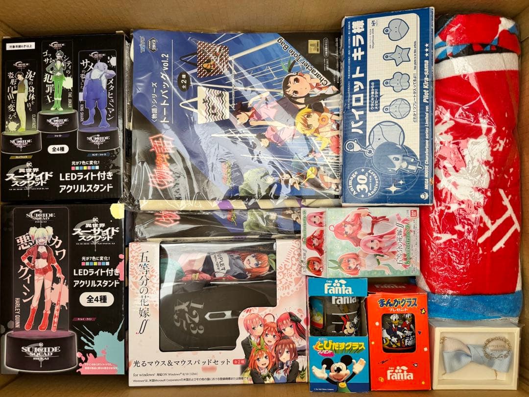 アニメグッズ キャラクターグッズ まとめ売り 超大量 大量 缶バッジ 激安 処分