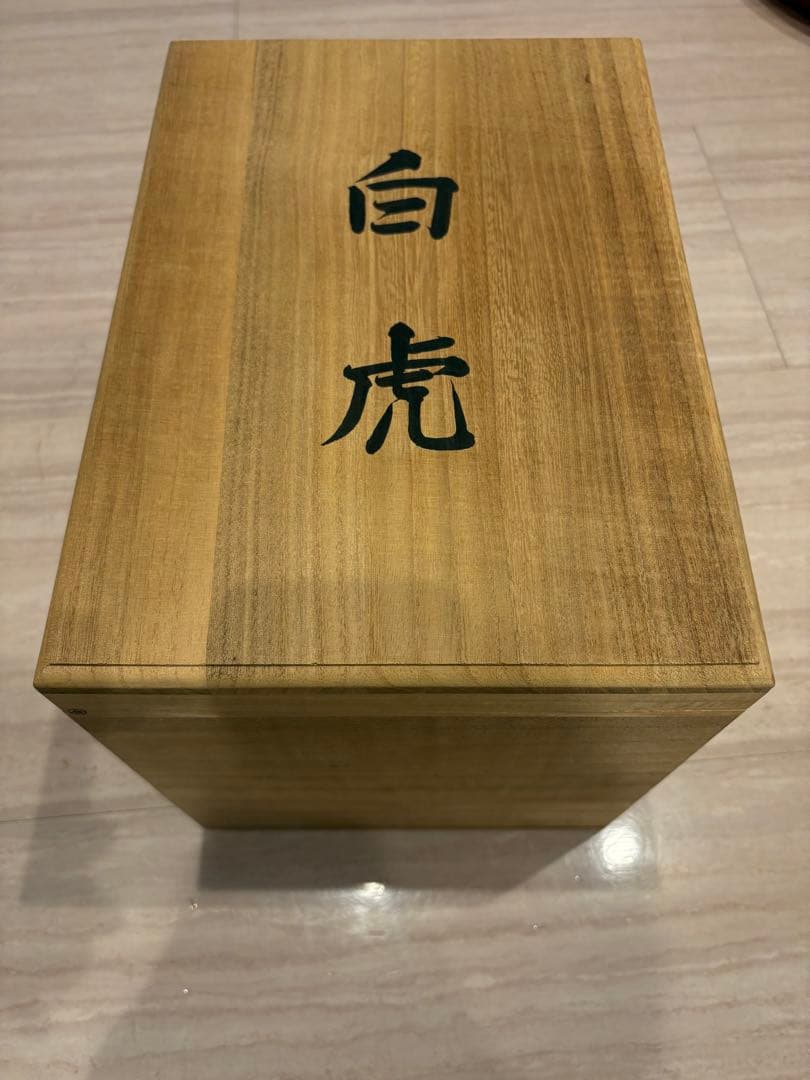 合成水晶　白虎　彫刻　伝統工芸品　風水