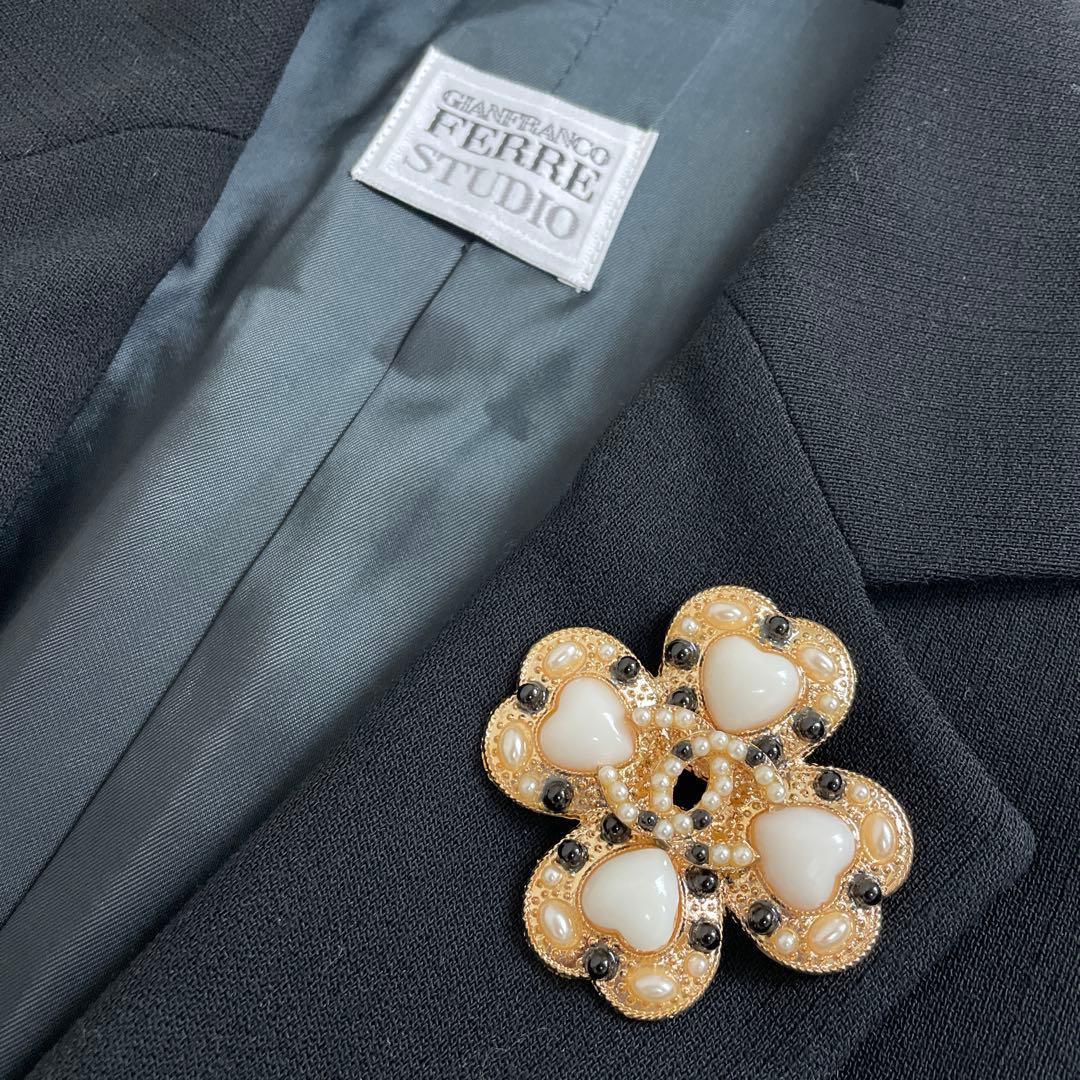 極美品✨✨シャネルノベルティブローチクローバー風ハート型パールフラワーブローチ