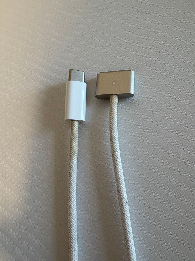 【美品・傷なし】M2 MacBook Air 13インチ スターライト 8GB