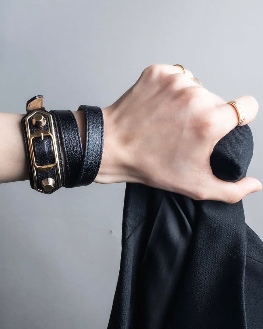 BALENCIAGA ブラックレザー ジャイアントブレスレット
