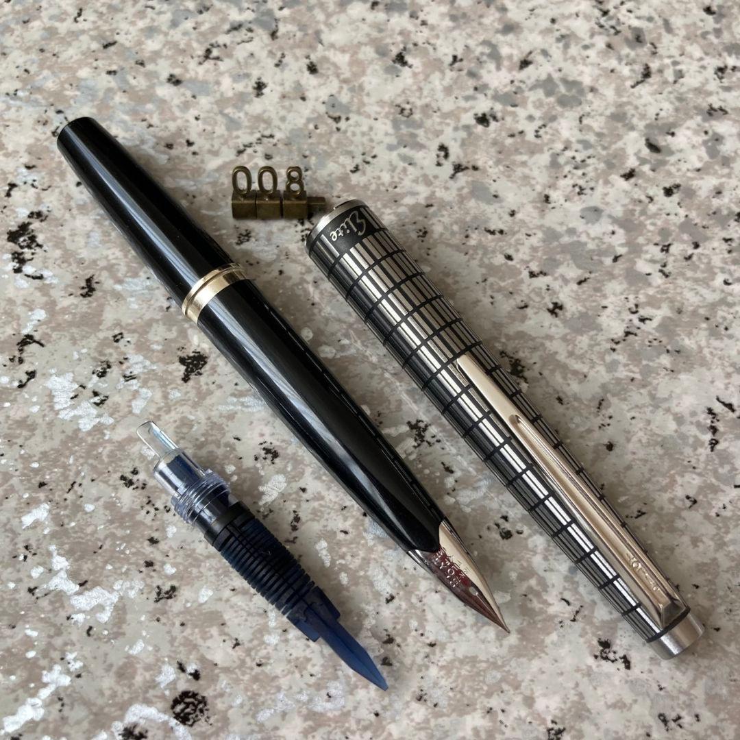 #008 オーバーホール済み 万年筆 PILOT 半格子 Elite 18k