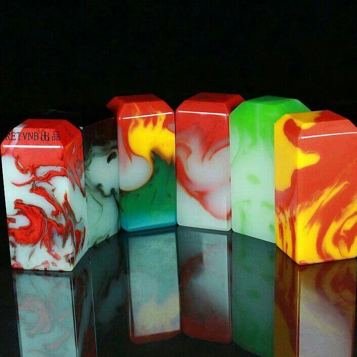 希少天然鶏血玉色五色玉六点は収蔵品を売ります。h6