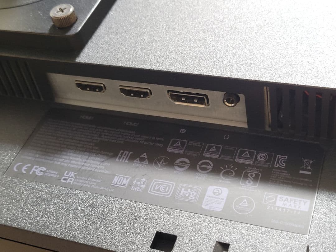 美品　Lenovo　28インチ 4Kゲーミングモニター L28u-35