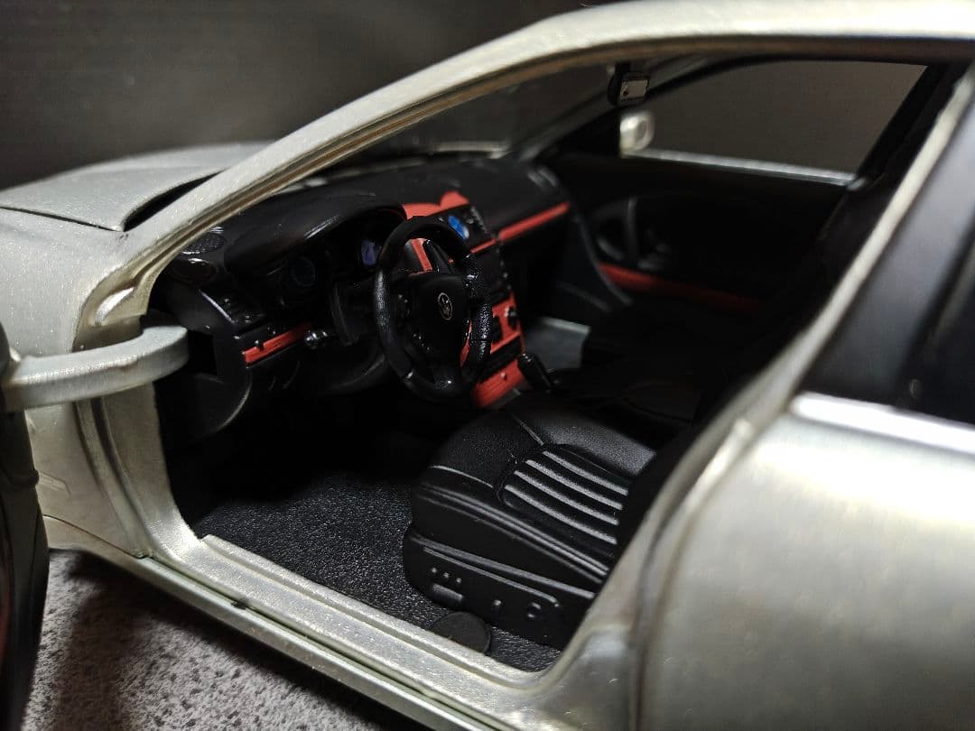 ホットウィール マセラティ クアトロポルテ QP 1/18