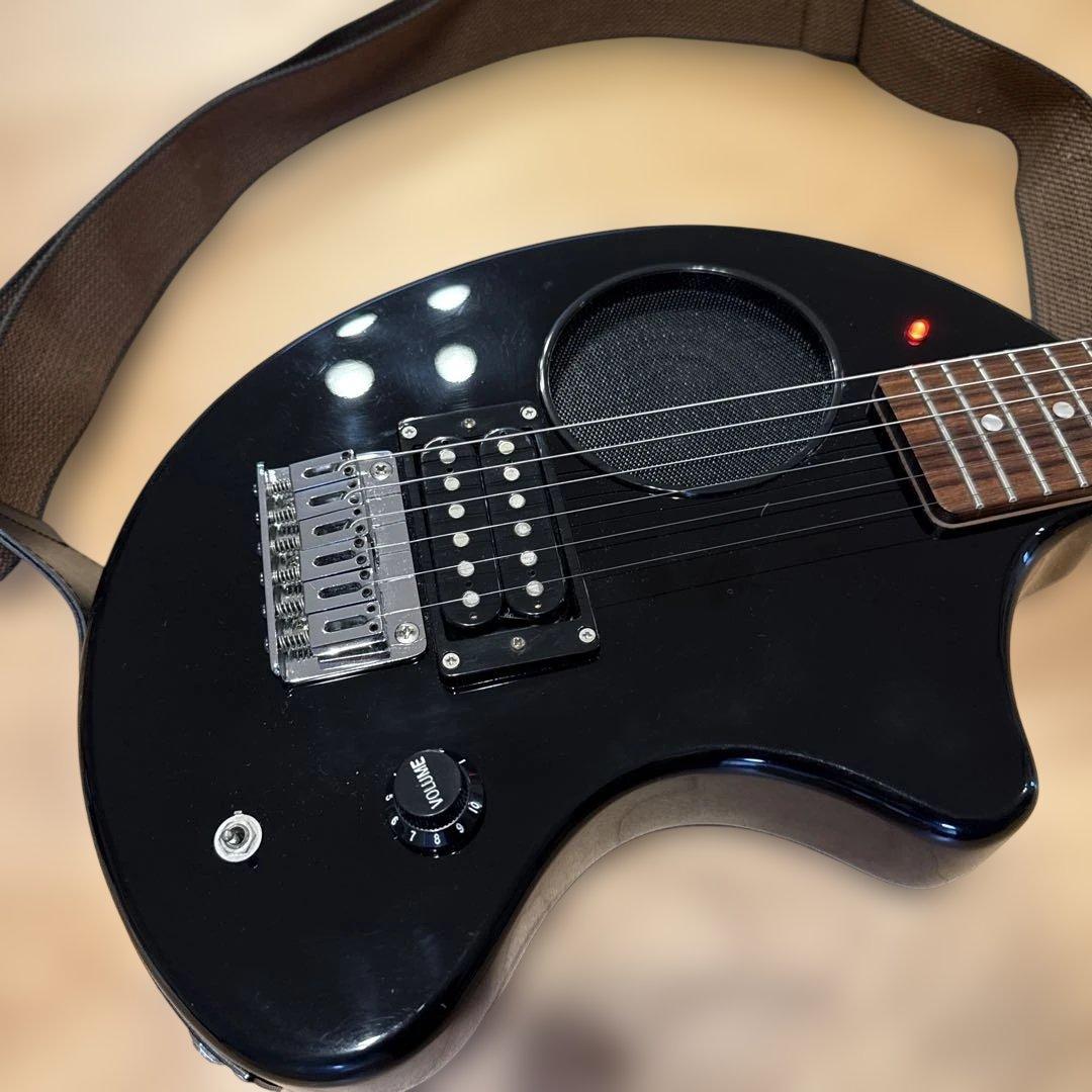 【ケース付】FERNANDES ZO-3 ブラック アンプ内蔵ギター
