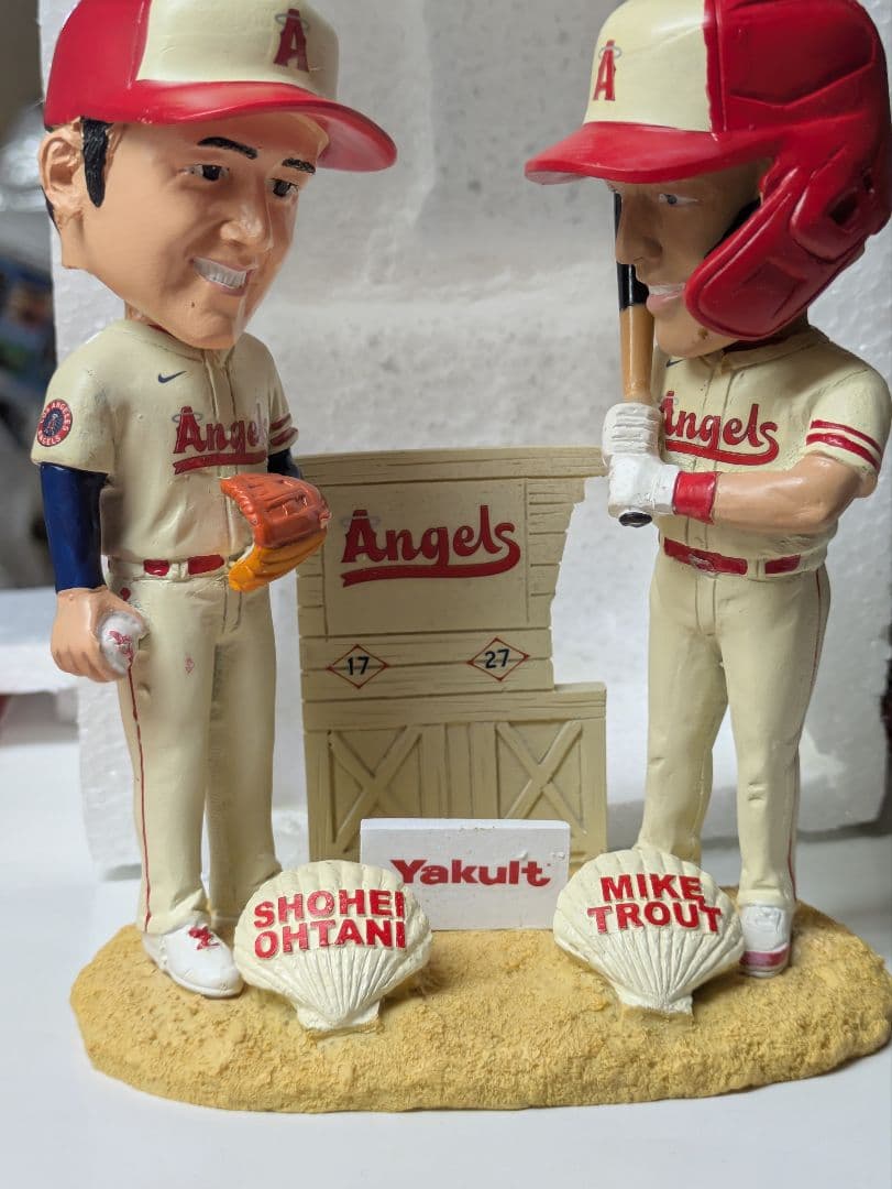 大谷翔平、 マイク・トラウト ダブルボブルヘッドフィギュア
