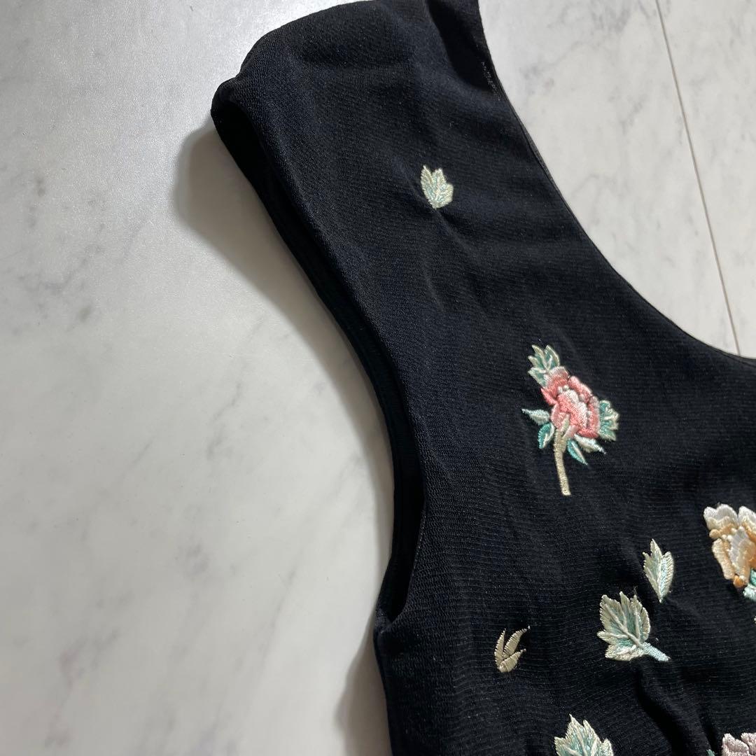 Vivienne Tam ノースリーブトップス 花柄刺繍 パワーネット 黒