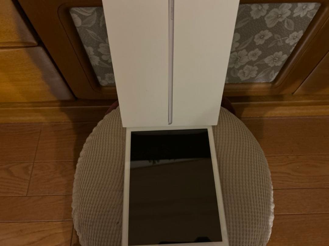 Apple iPad 第六世代128GB シルバー 本体 箱付き