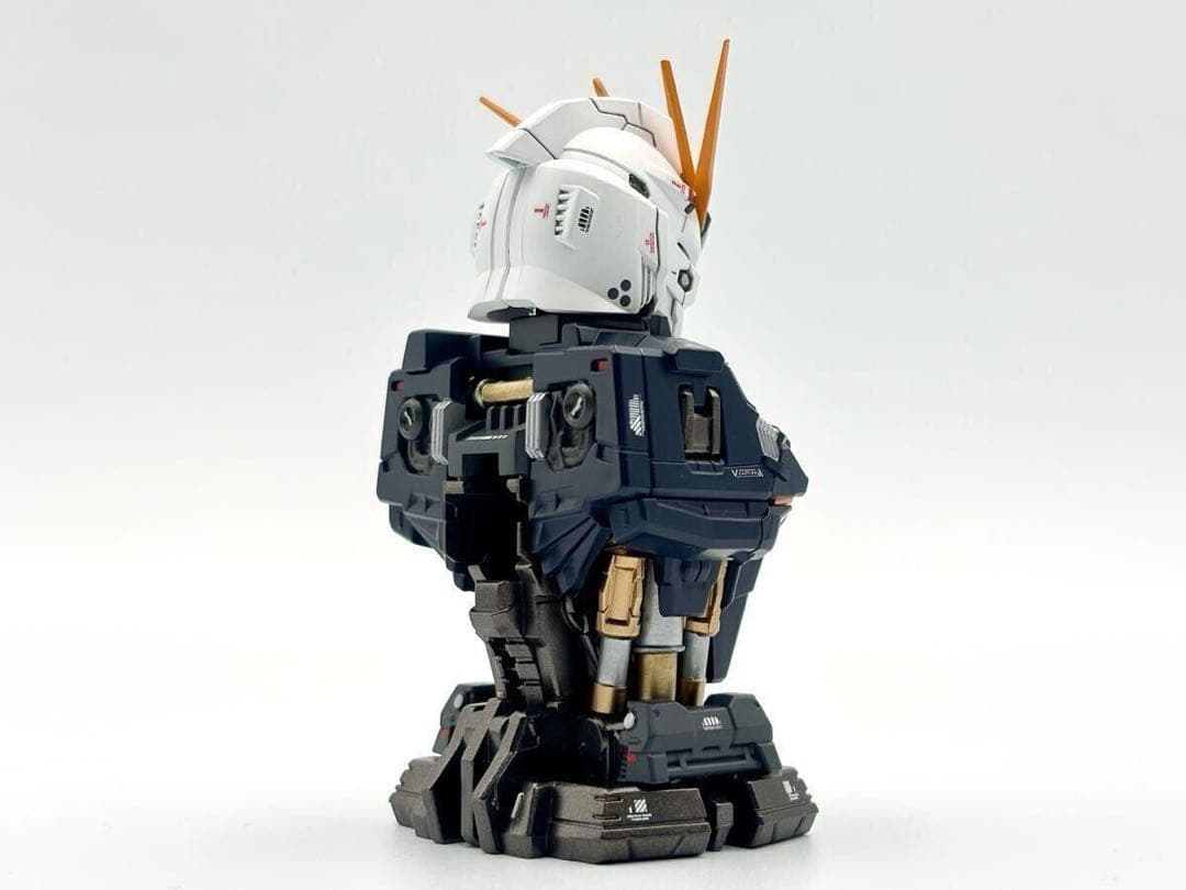 ★メカニカルバストνガンダム★全塗装完成品★機動戦士逆襲のシャア★