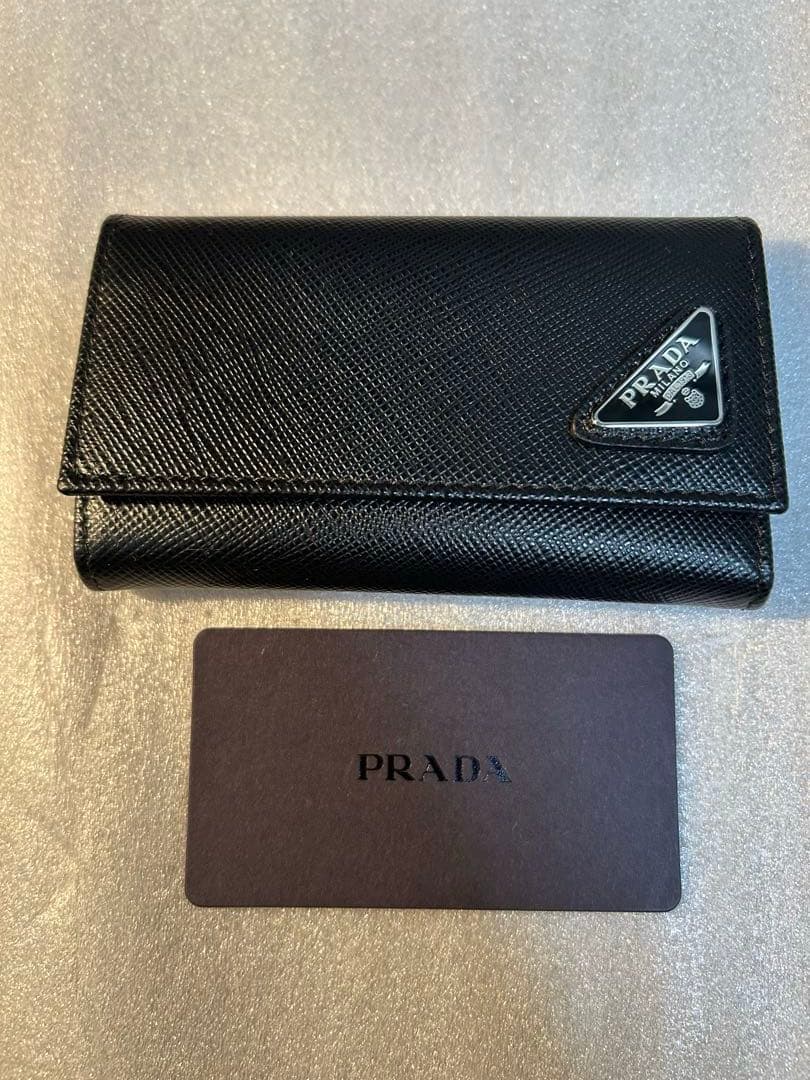 未使用　PRADA キーケース 三角ロゴ 6連 サフィアーノレザー ブラック