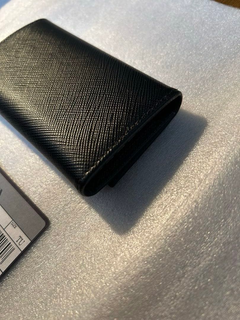 未使用　PRADA キーケース 三角ロゴ 6連 サフィアーノレザー ブラック