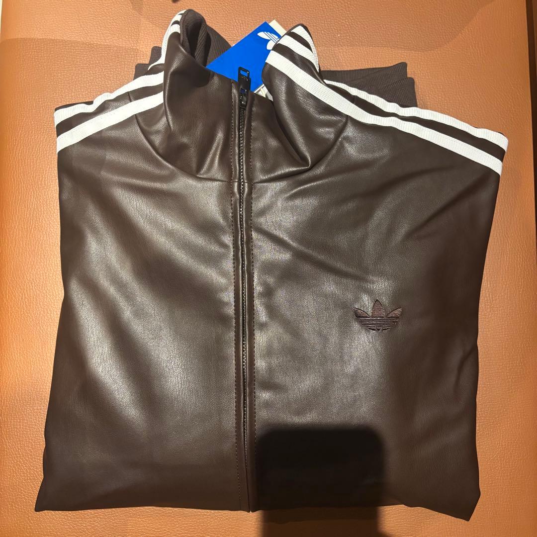 新品XL⭐️adidas フェイクレザー ジャケット ダークブラウン