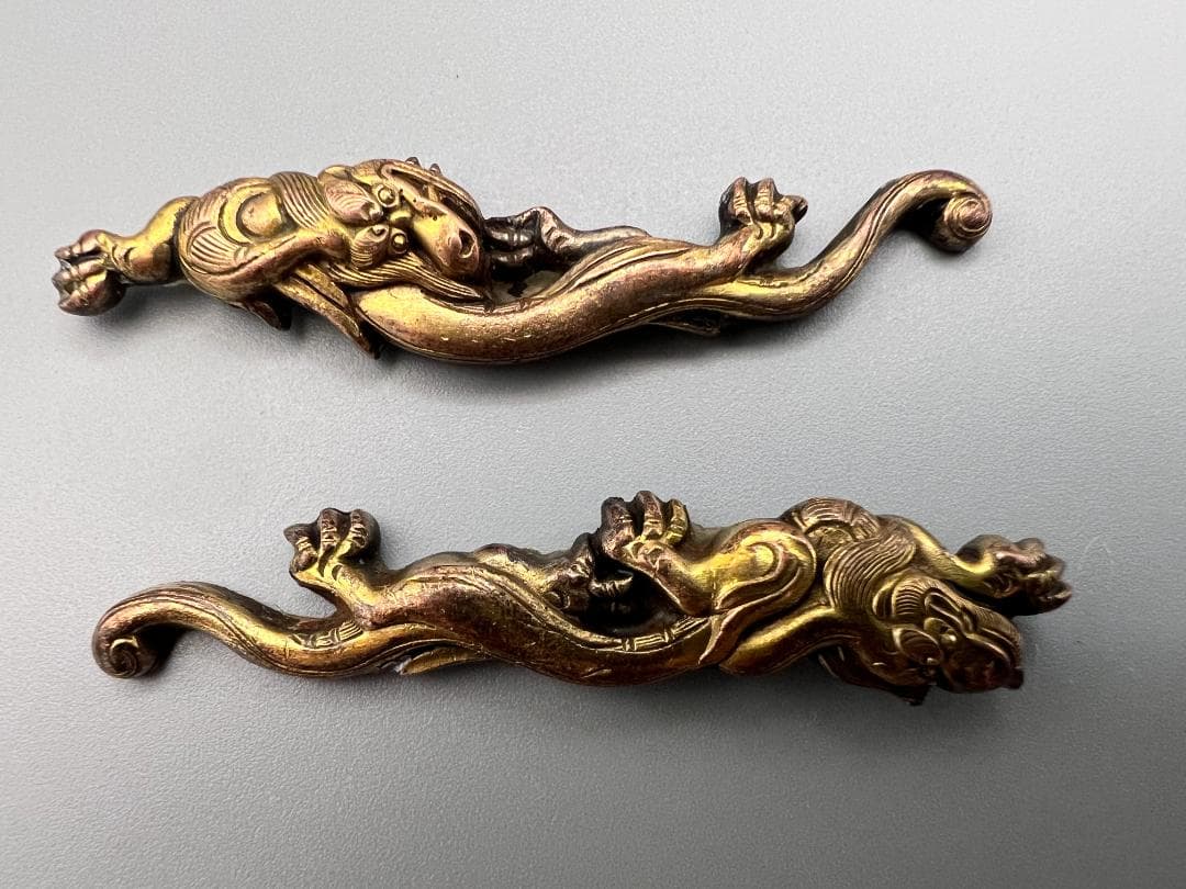 【海】江戸明治金工　双龍図　手彫　目貫一体　銅製　骨董品　専用箱付