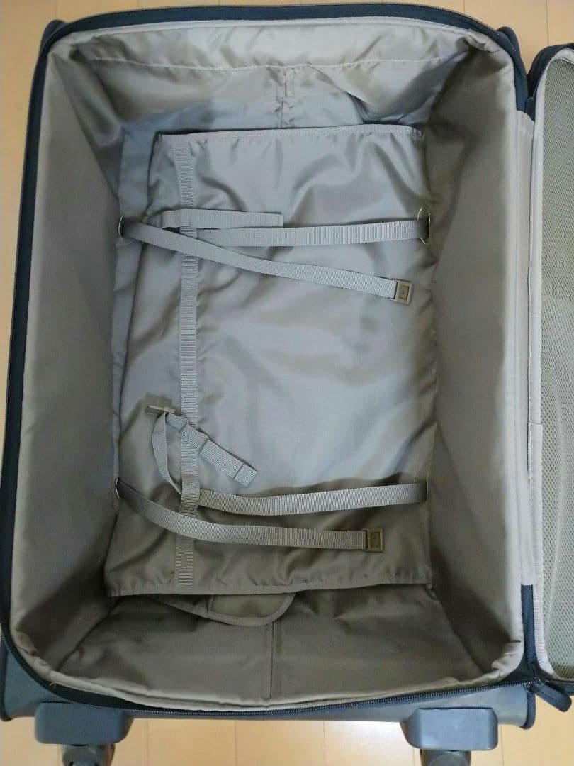 無印良品　四輪キャリーバッグ　黒　特大　58リットル　スーツケース 廃盤品