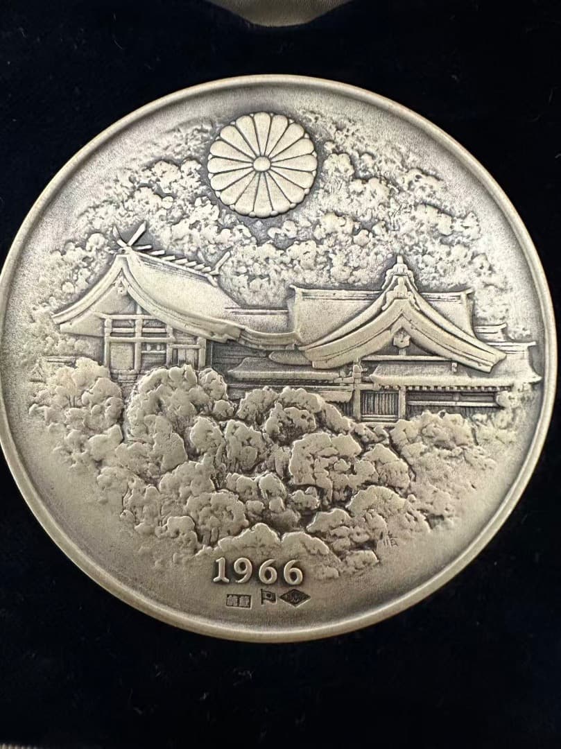 明治百年記念 明治天皇御肖像牌 純銀メダル 119.5g