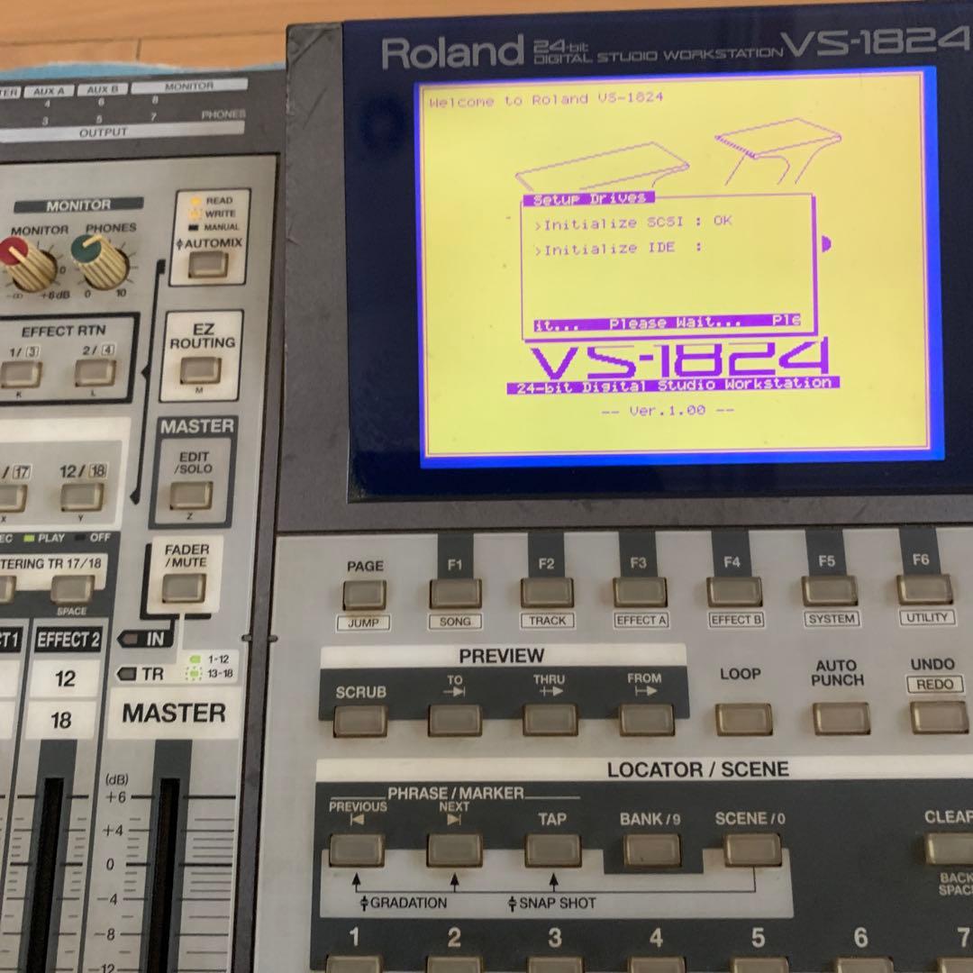 Roland VS-1824 マルチトラックレコーダー