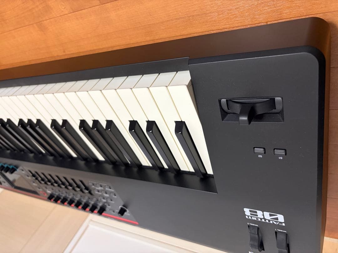 Roland Fantom-08 88鍵盤 ワークステーション（純正ケース付）