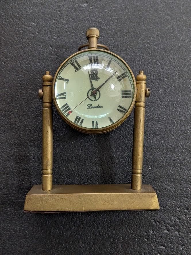 アンティーク 置き時計　イギリス・ロンドンのカムデンマーケットで購入