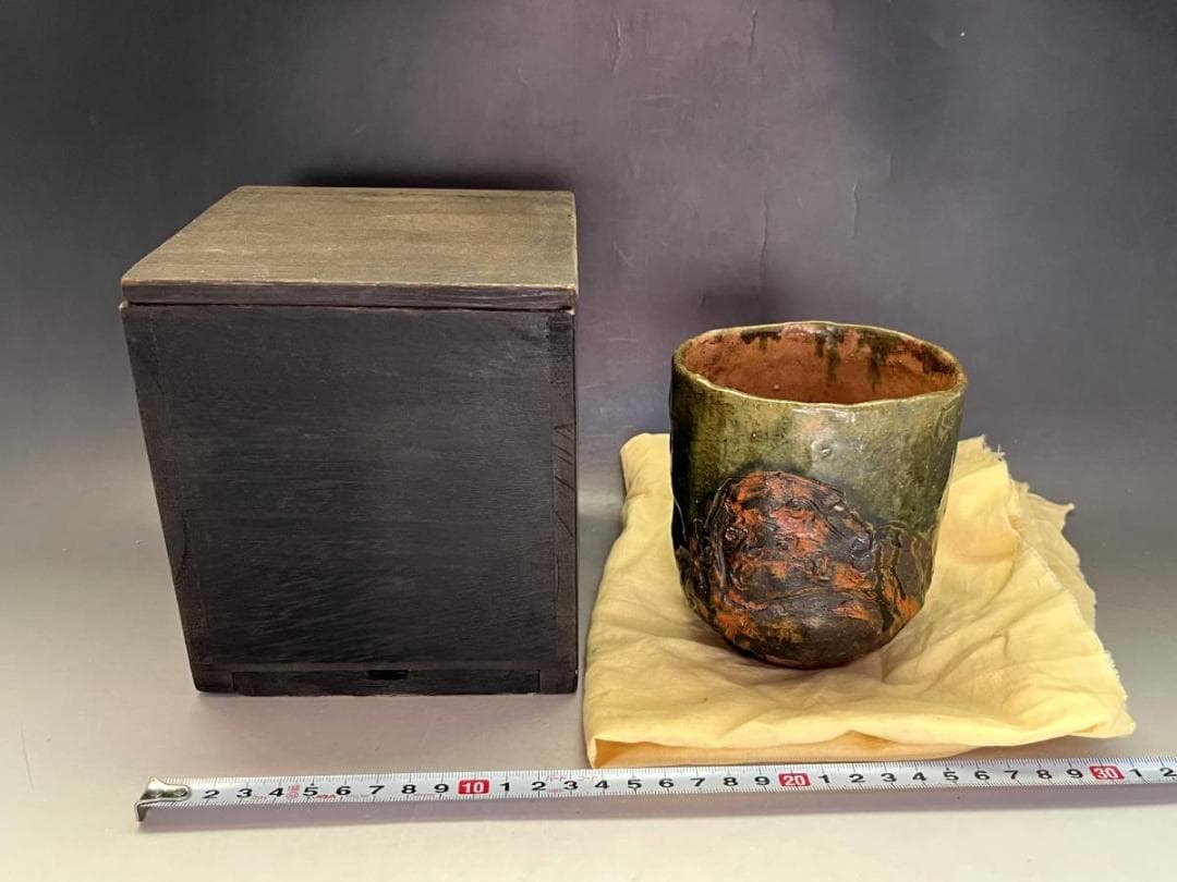 湯飲み■時代物 達摩図緑釉筒茶碗（江戸期）古織部 湯呑 箱入り 時代物 骨董品■