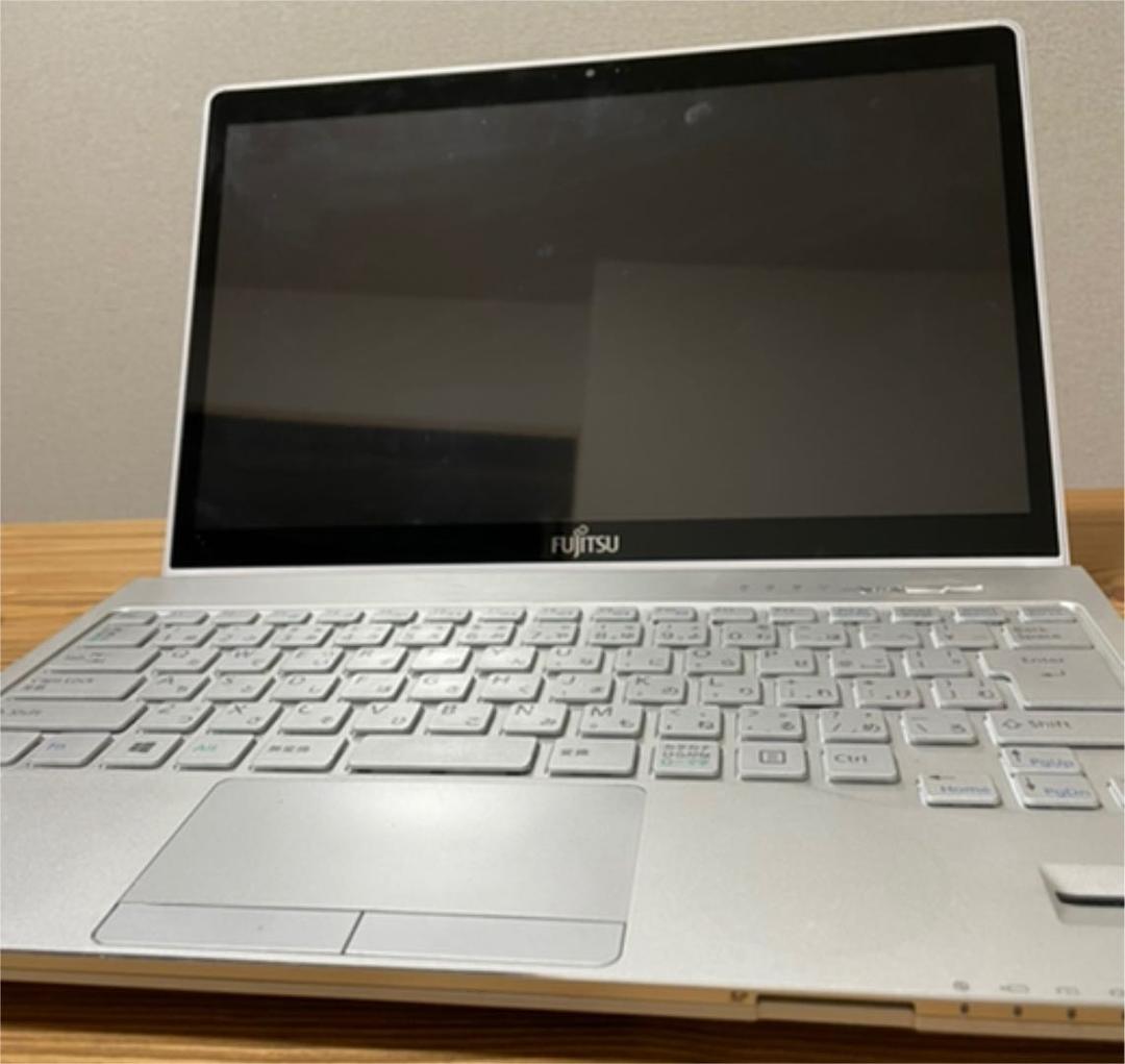 【SALE】富士通ノートパソコン⭐︎ホワイト