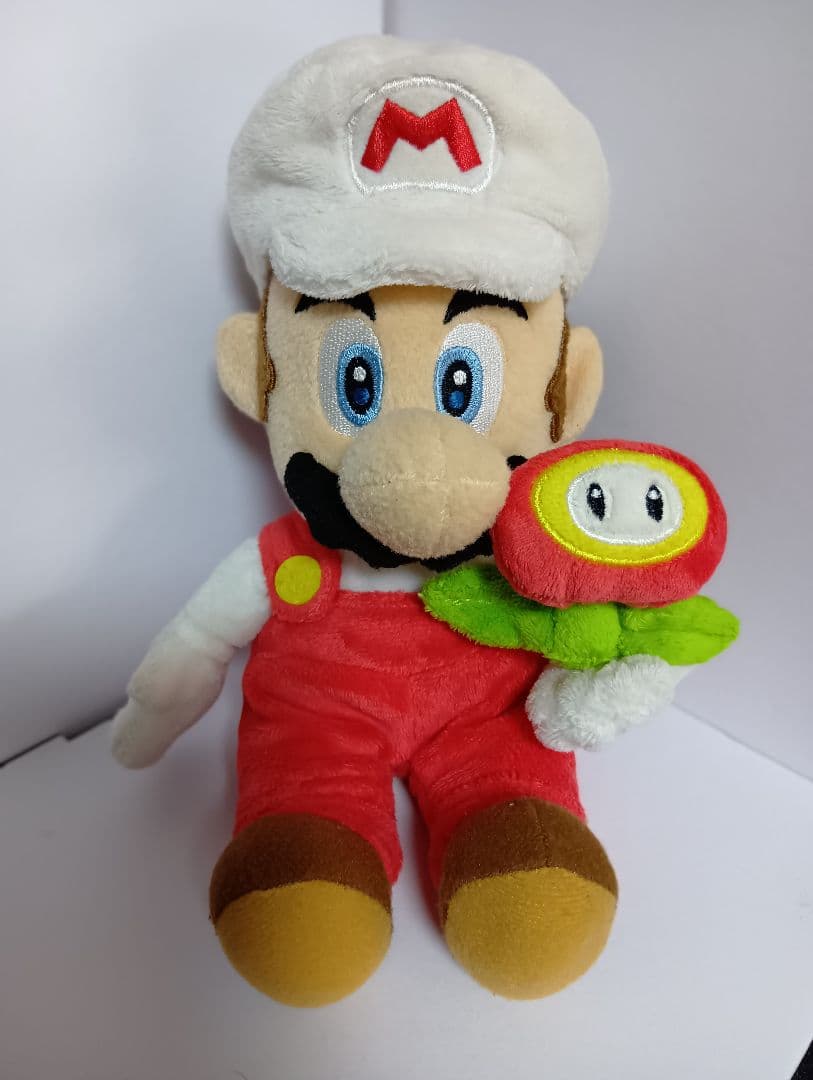 ファイヤーマリオ　ぬいぐるみ