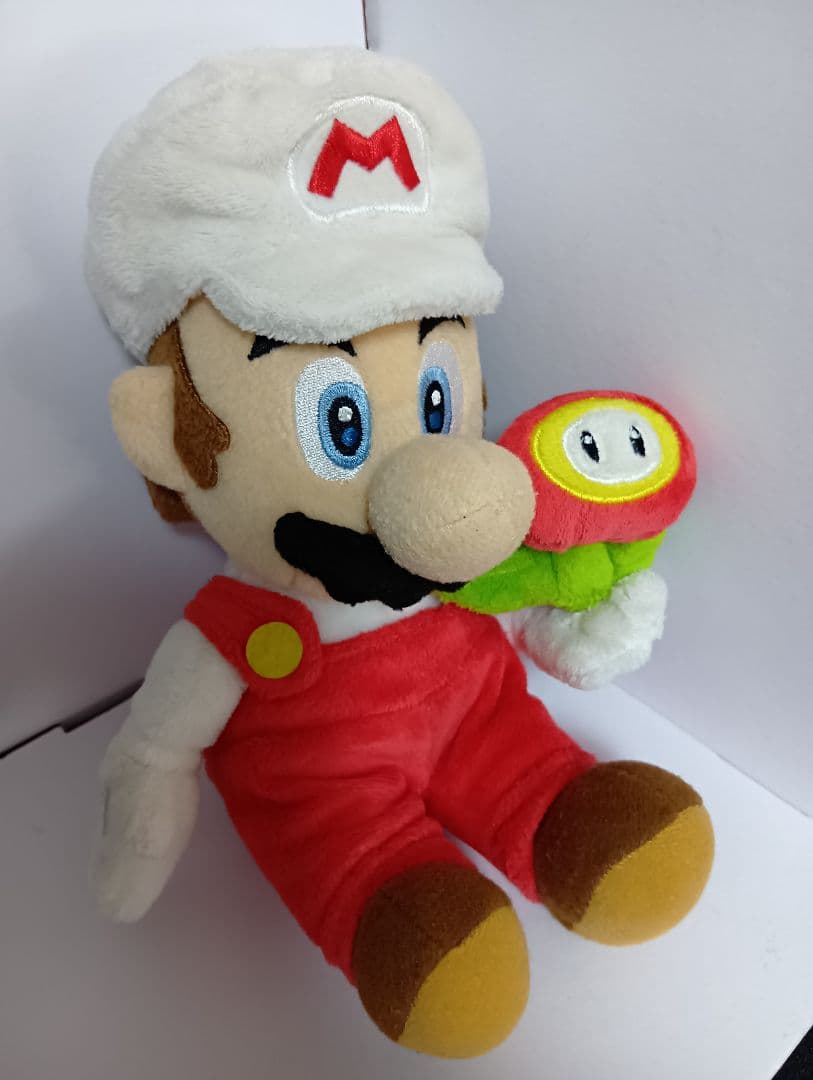 ファイヤーマリオ　ぬいぐるみ