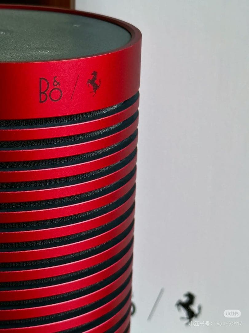 フェラーリコラボ　Bang & Olufsen Beosound