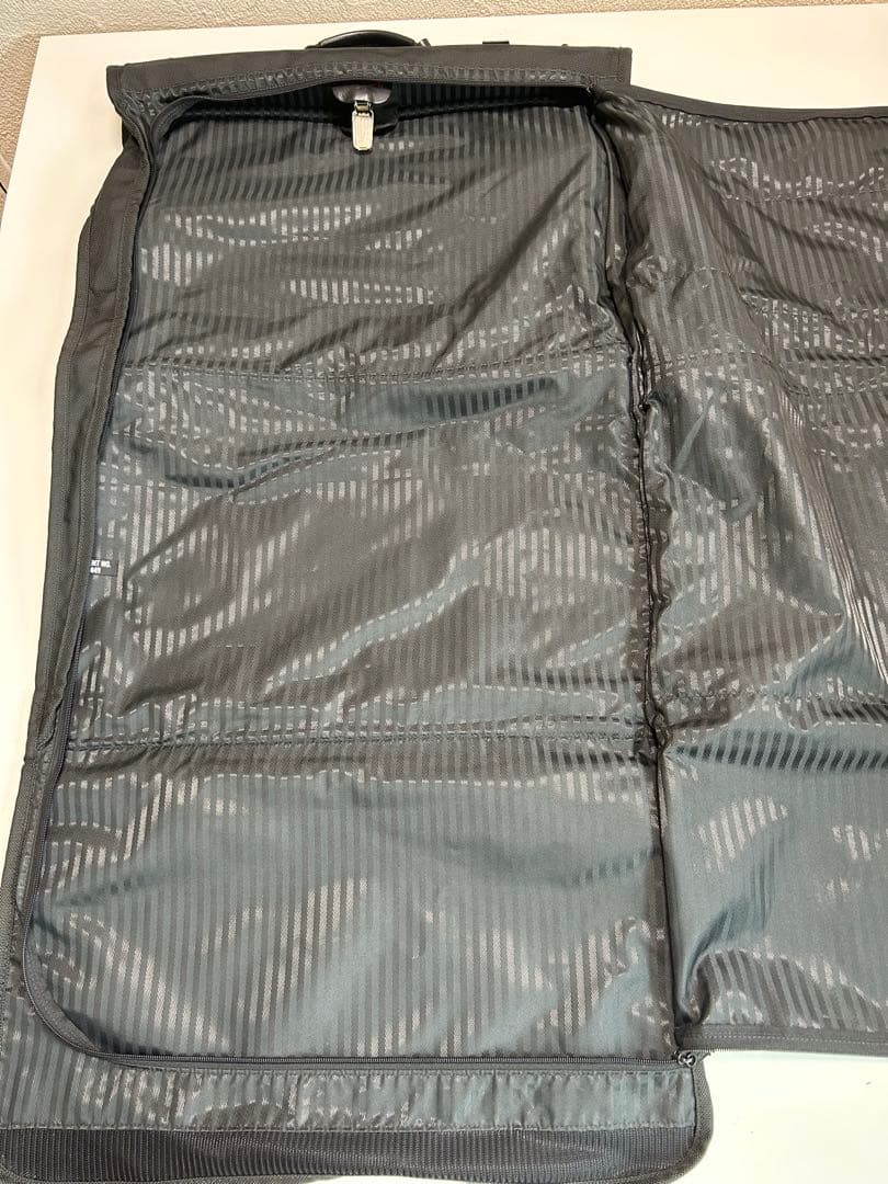 TUMI ガーメント・バッグ・トライフォールド・キャリーオン