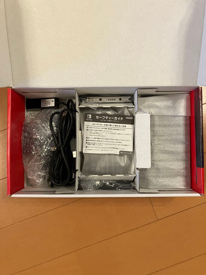 Nintendo Switch 本体 後期型 / SDカード256GB等おまけ付