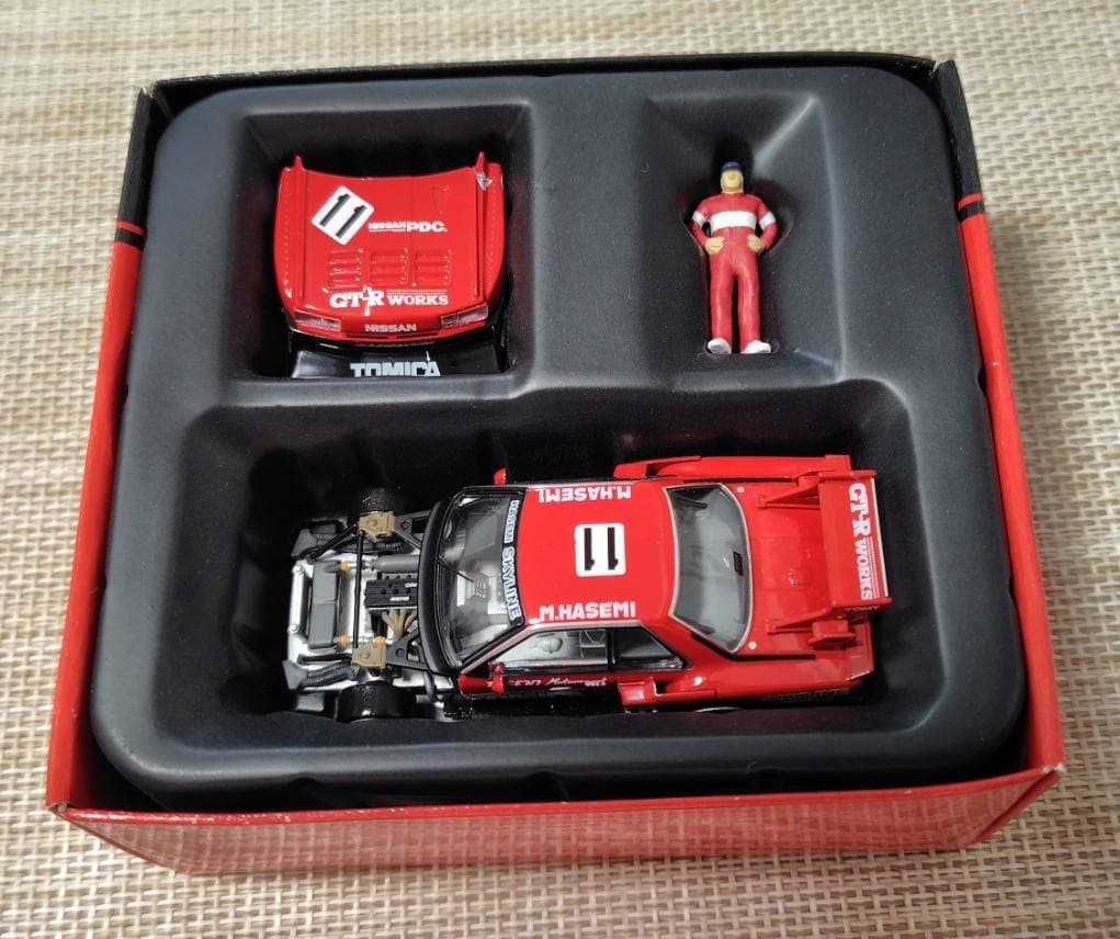 TLヴィンテージ ネオ トミカ スカイラインスーパーシルエット 84年仕様