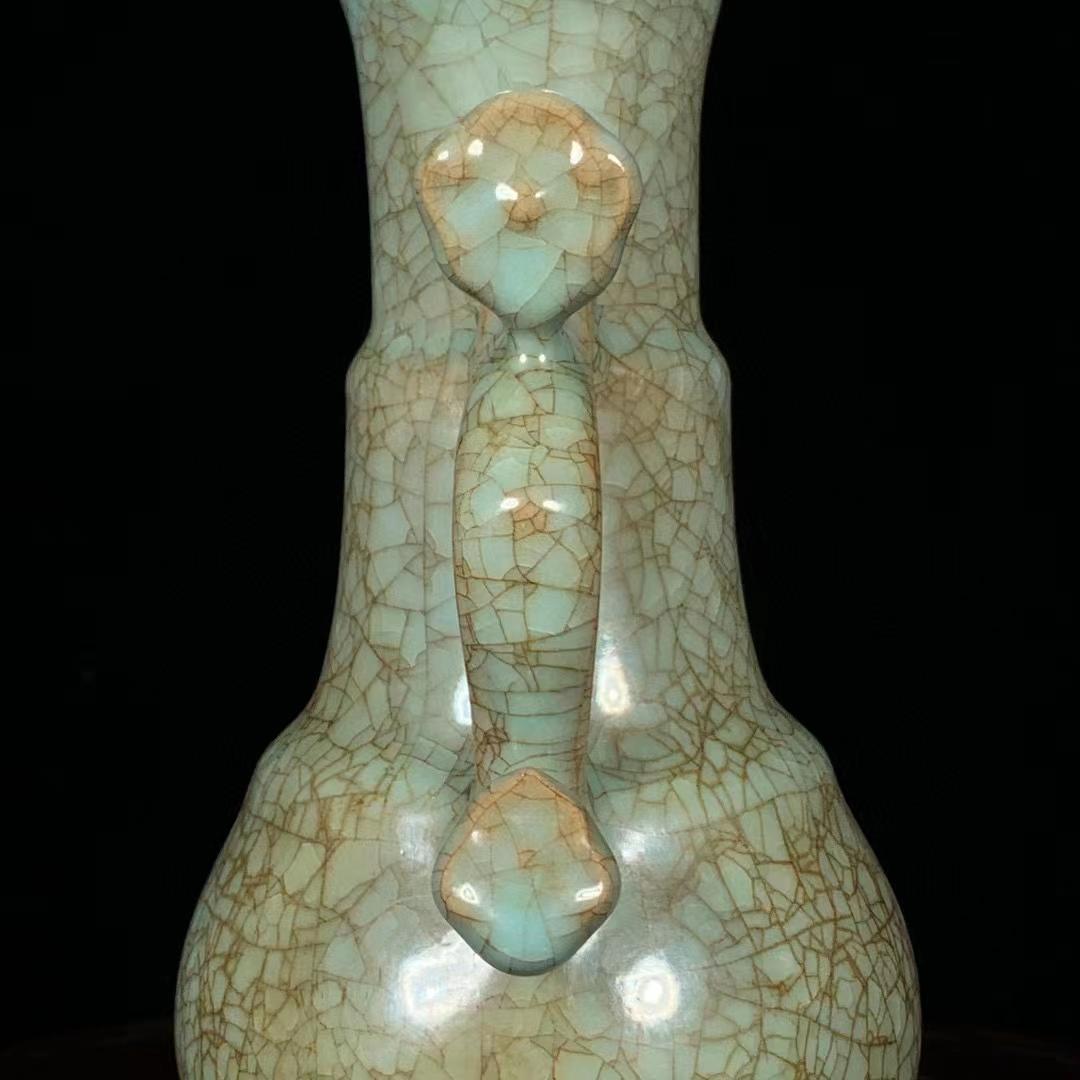 中国古美術・旧蔵の磁器・如意両耳瓶・14x22cm・置物・書道・茶道具・文房具