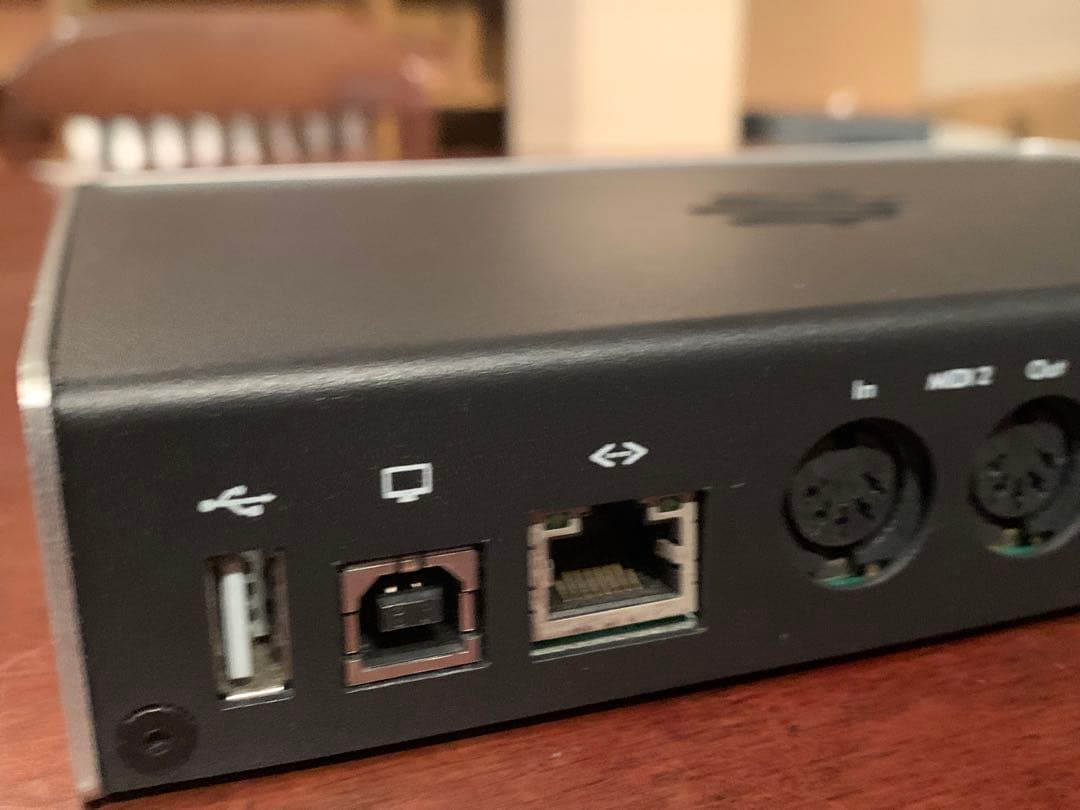 DTM・DAW iConnect MIDI4+ Lightning Edition