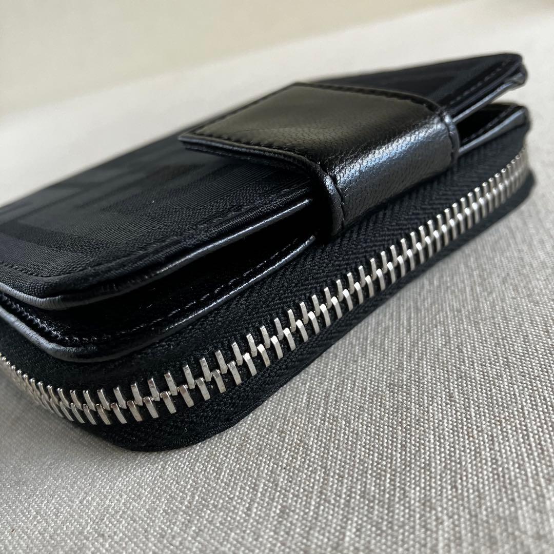 Fendi Compact Multi Wallet Blackフェンディ 財布
