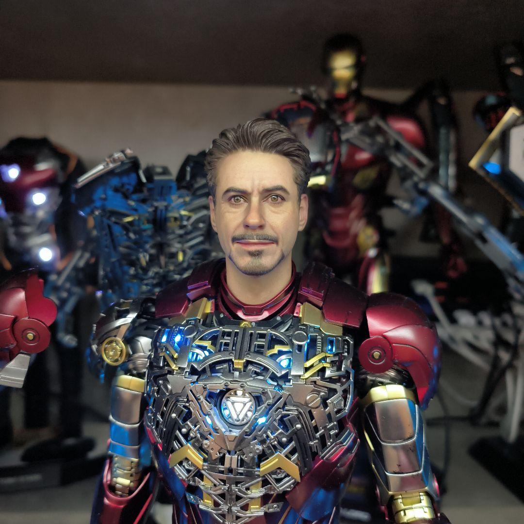 ホットトイズ アイアンマンマーク6 2.0 パワードスーツ装着機付 カスタマイズ