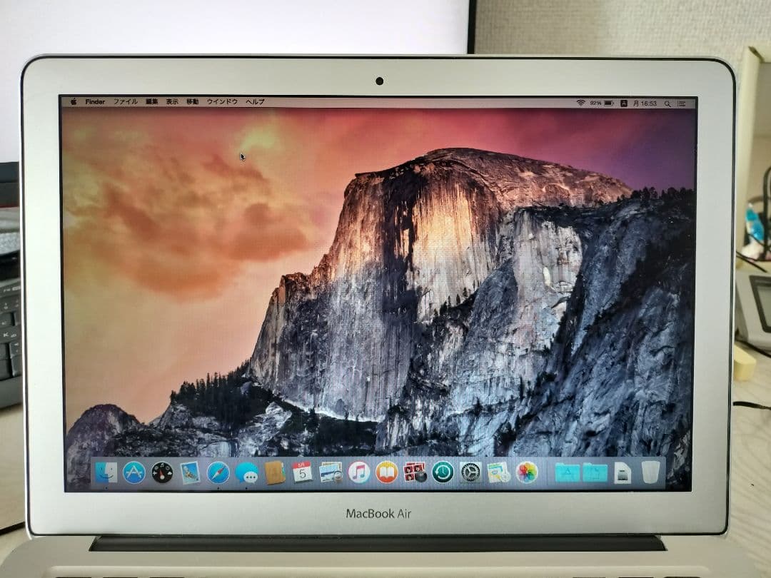 Apple MacBook Air　メモリ4G　SSD256G