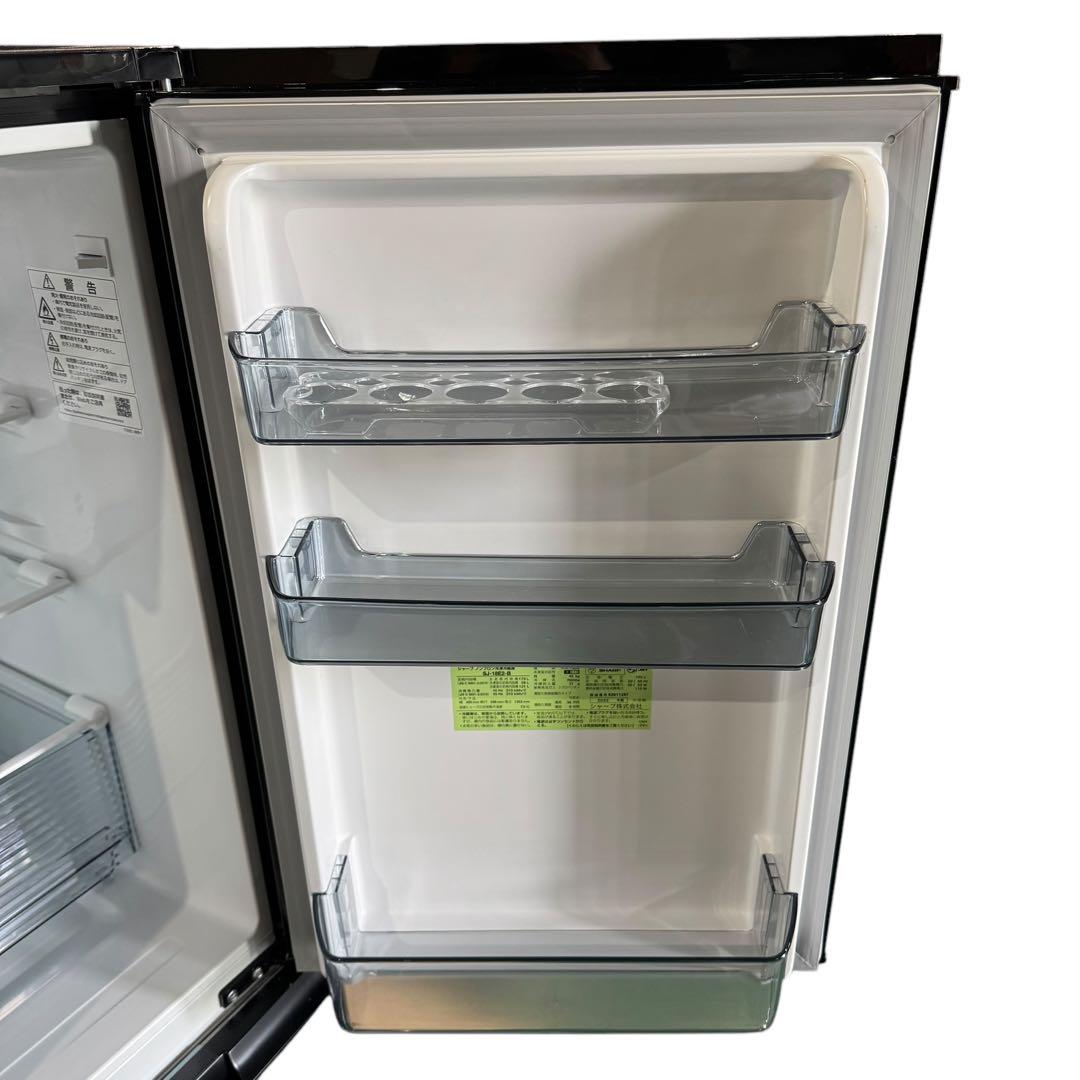 ★ 【購入前コメント必須】SHARP 冷蔵庫　2022年製 SJ-18E2-B