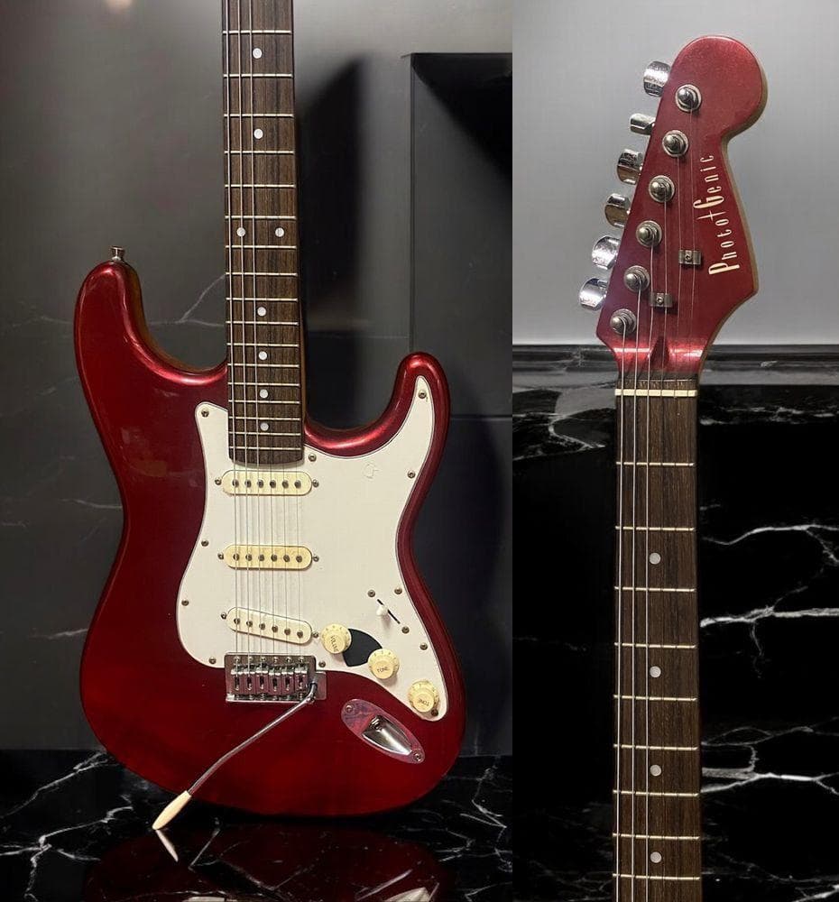 ★音出し確認済み★フォトジェニック　ストラトキャスタータイプ　アーム付き