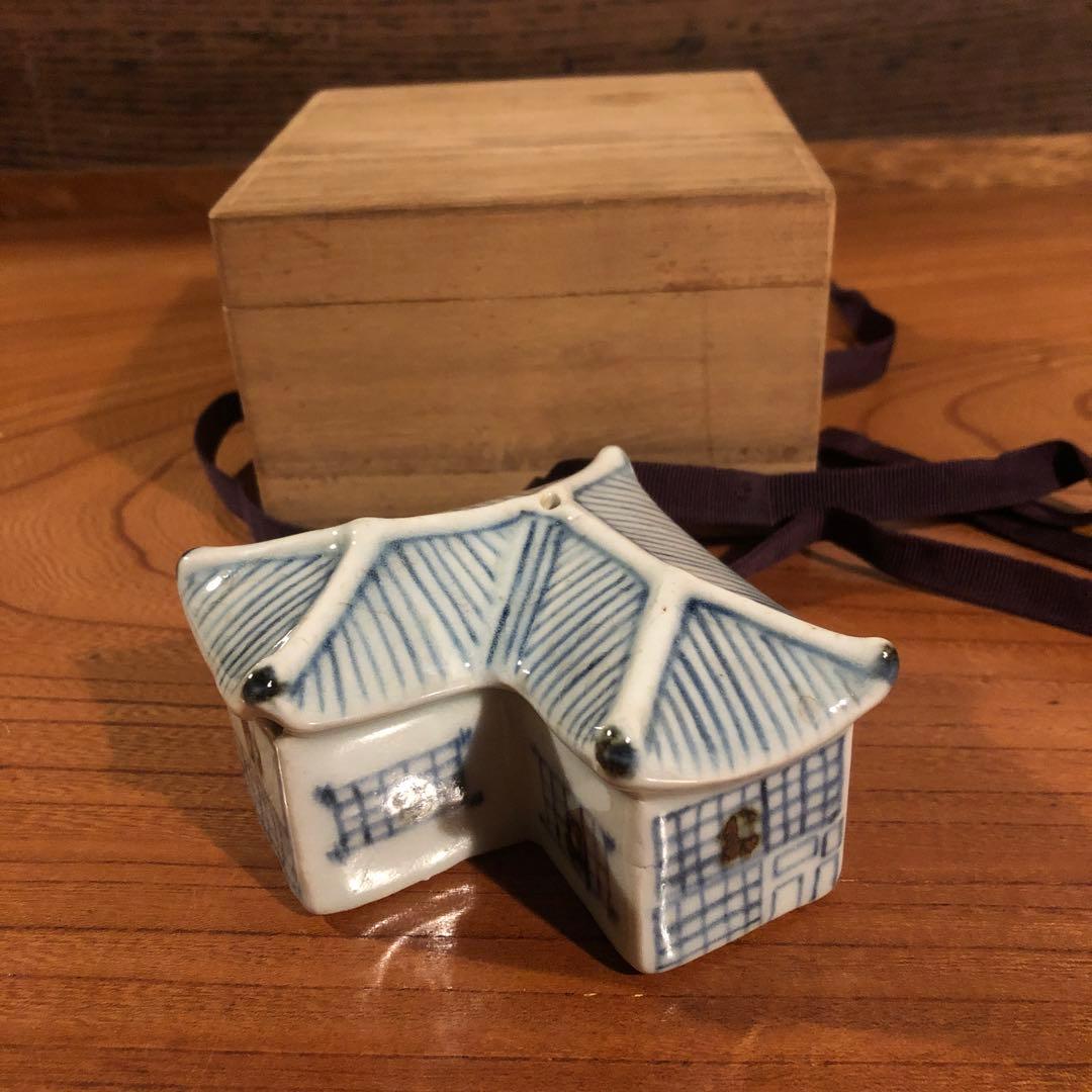 李朝染付、鉄砂家形水滴桐箱入