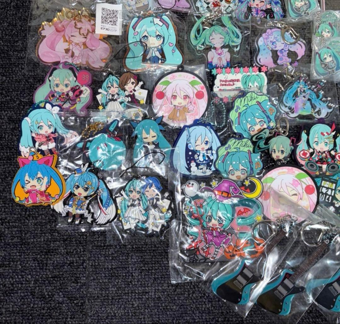 プロセカ 初音ミク 缶バッジ アクリルキーホルダー 大量 まとめ売り 96点