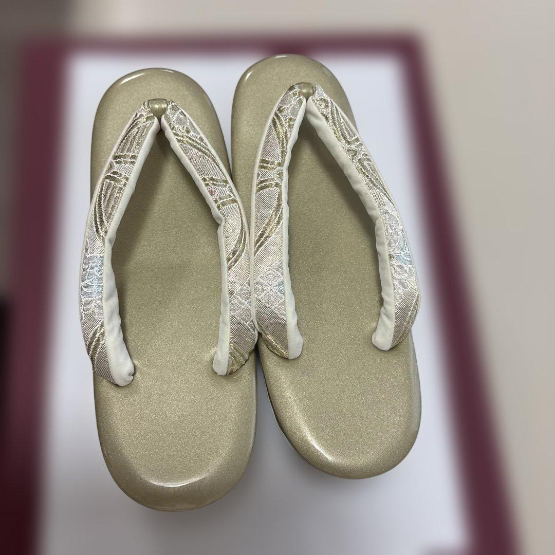 土日限定価格　ゴールド 花柄　和装用バッグと草履セット