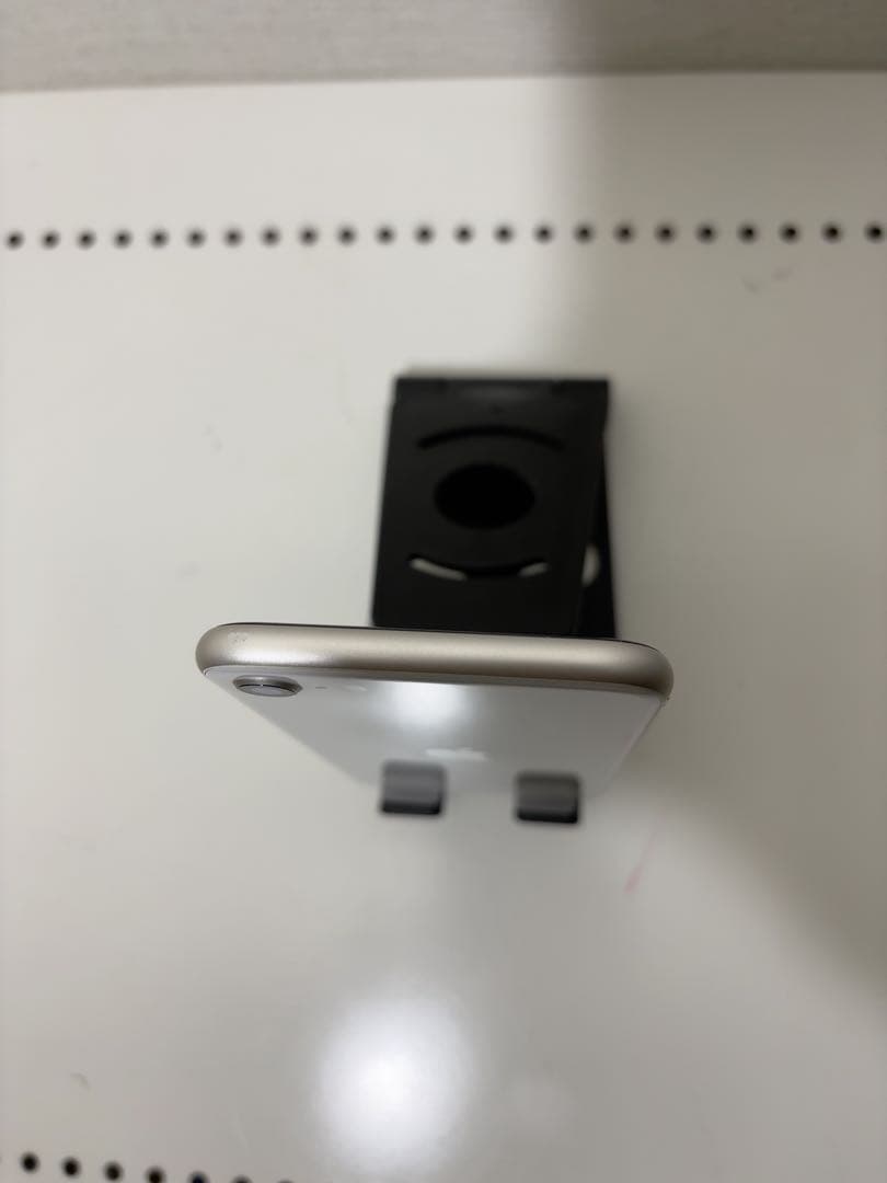 早い者勝ち　[SIMフリー]Apple iPhone se3 64GB